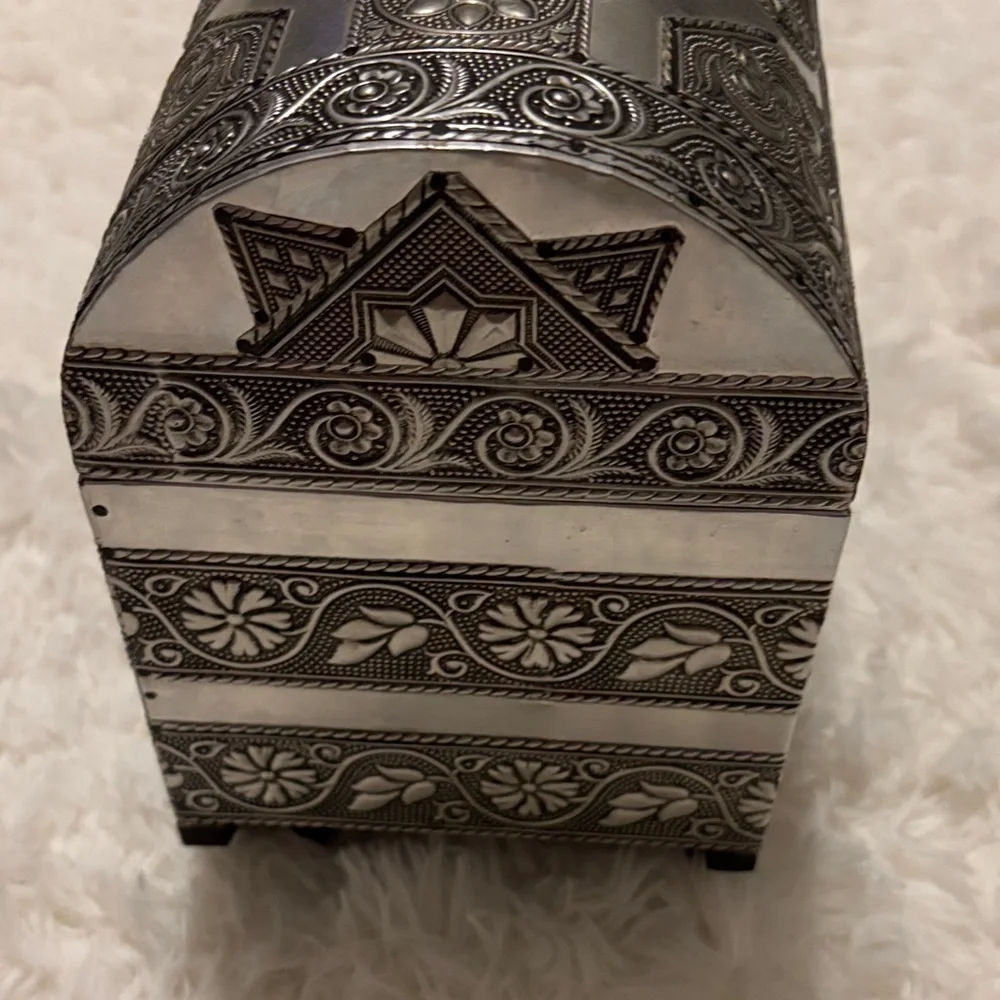 Brighton Silver Elephant Motif Jewelry Chest on rollers